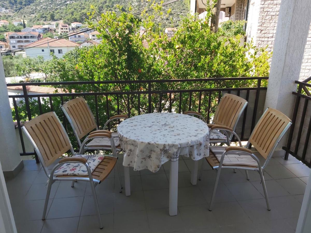 Apartments Iva I Marko Marina Bagian luar foto