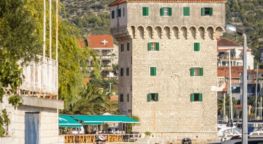 Apartments Iva I Marko Marina Bagian luar foto